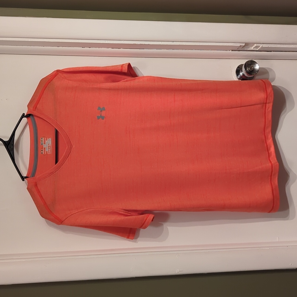 Under Armour Women's M Heat Gear Loose Shirt